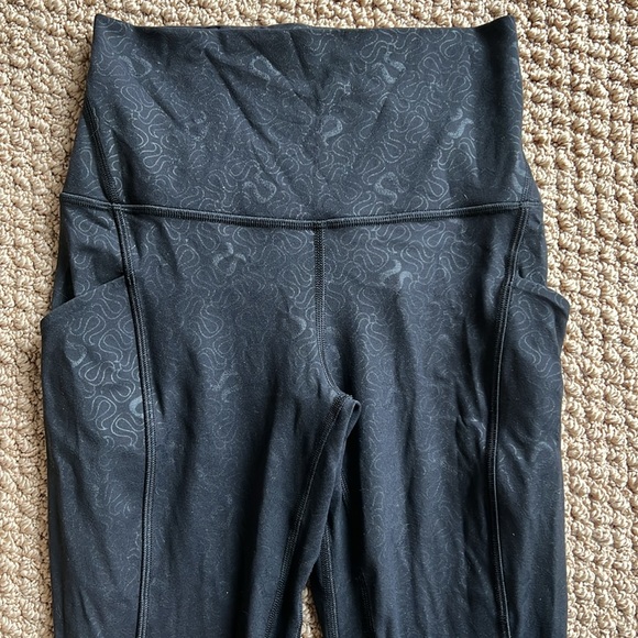RARE lululemon Align™ High-Rise Pant with Pockets 25"
Yogo Emboss Black - Picture 6 of 7